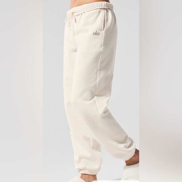 ALO Yoga Off-White Accolade Sweat Pant gently worn - Picture 6 of 12